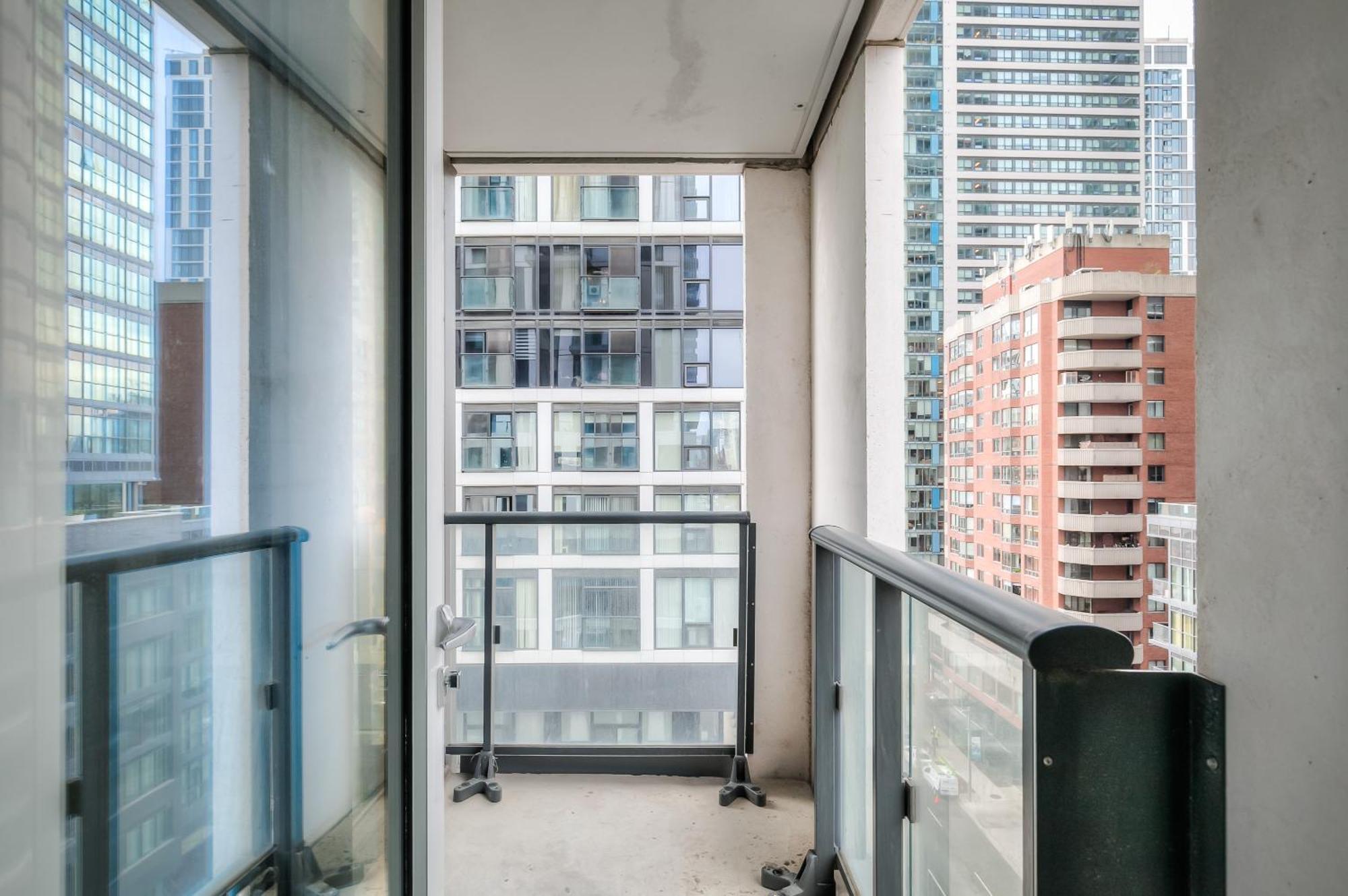 Panorama Suites Downtown Toronto Exterior foto